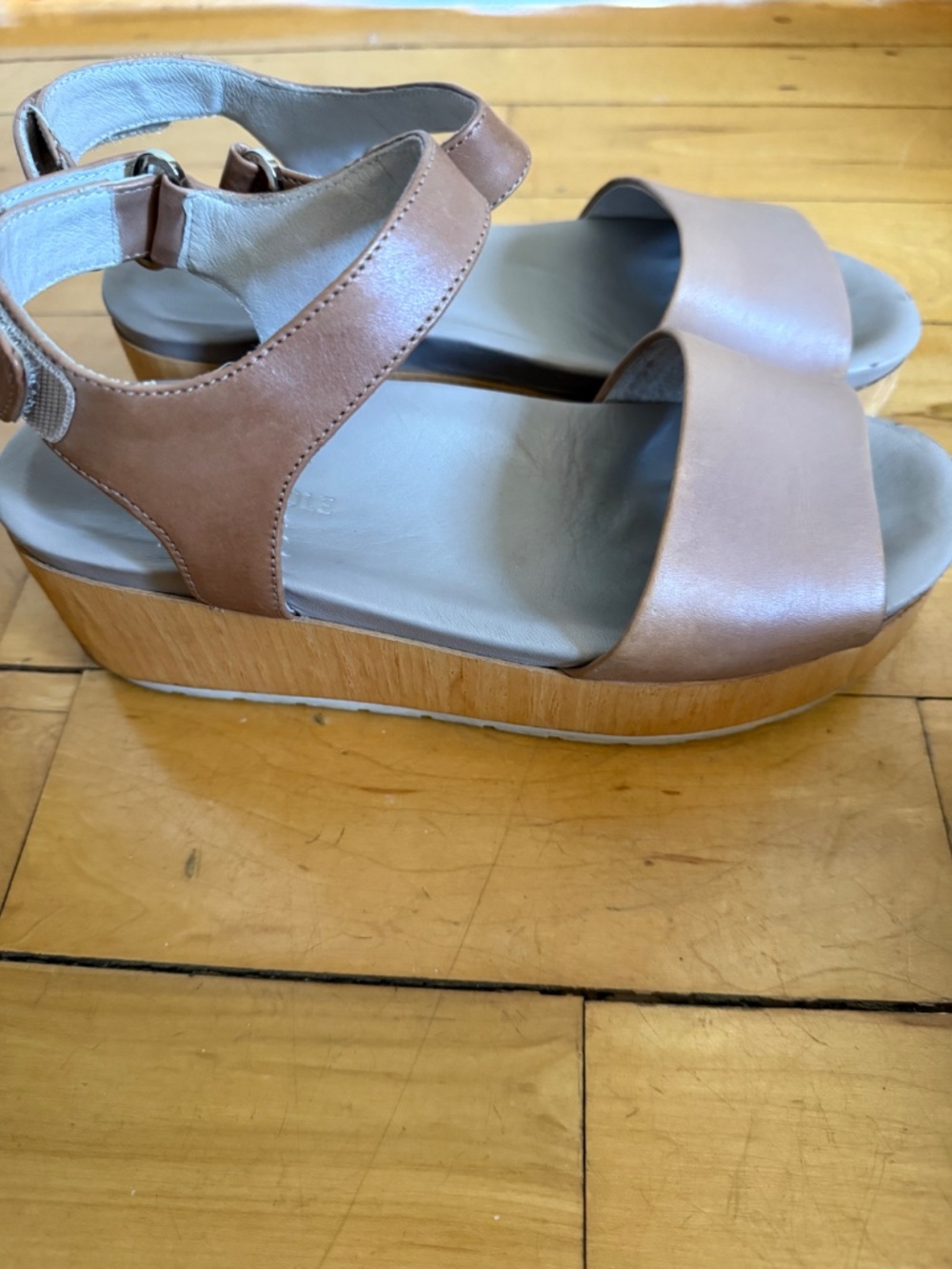 Kenneth Cole New York "Rockaway" Platform Wedge Sandals Size 6.5